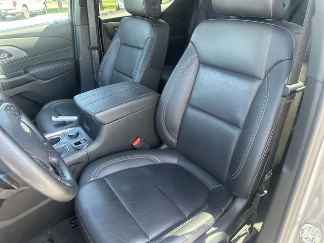 Used 2023 Chevrolet Traverse LT w/ LT Premium Package AWD/4WD image 13