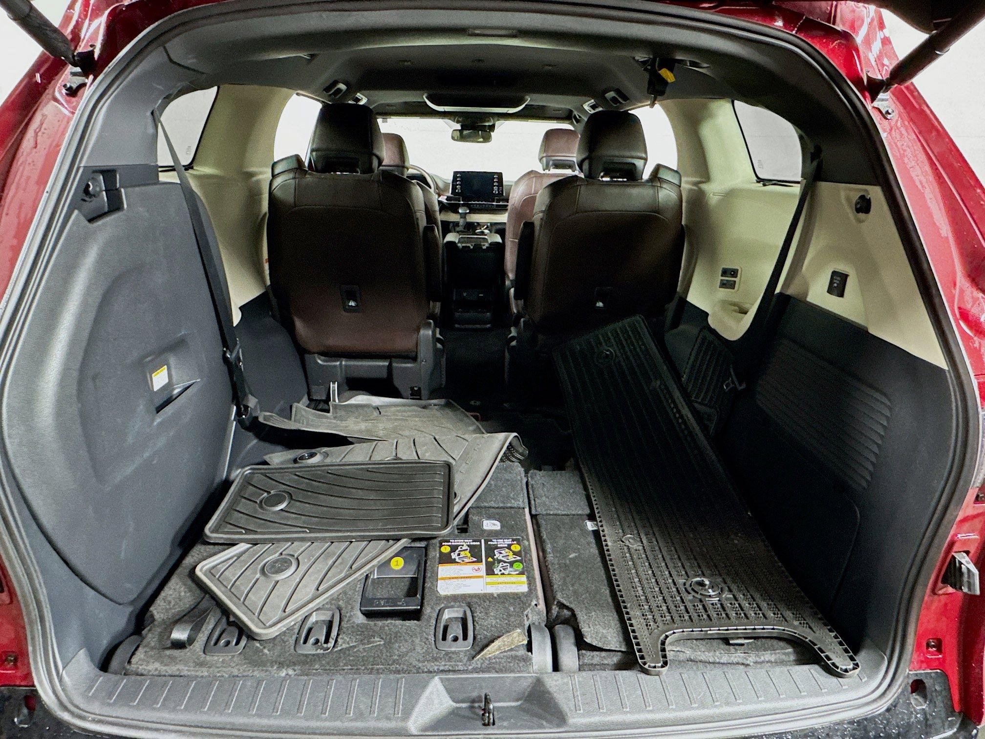 Certified 2023 Toyota Sienna Platinum image 22