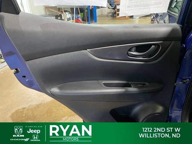 Used 2019 Nissan Rogue Sport S AWD/4WD image 40