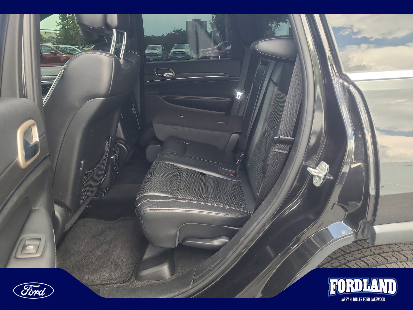 Used 2015 Jeep Grand Cherokee Limited w/ Luxury Group II AWD/4WD image 17