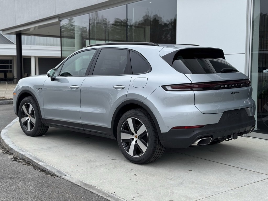 New 2025 Porsche Cayenne E-Hybrid image 3