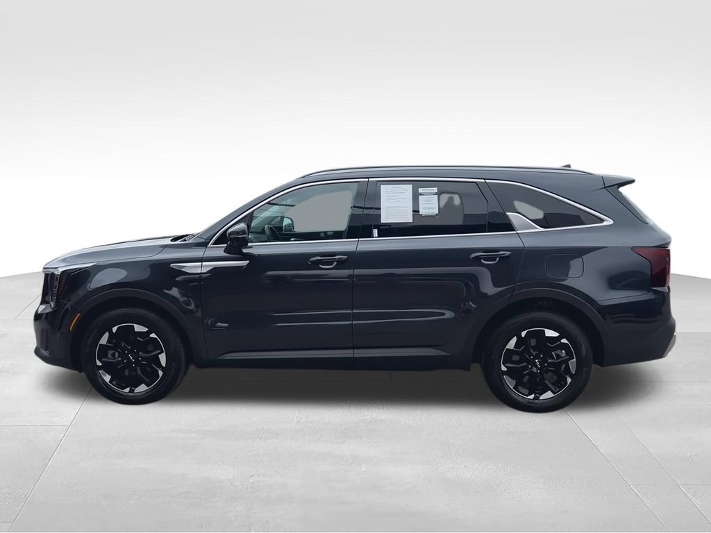 Used 2025 Kia Sorento S FWD image 5