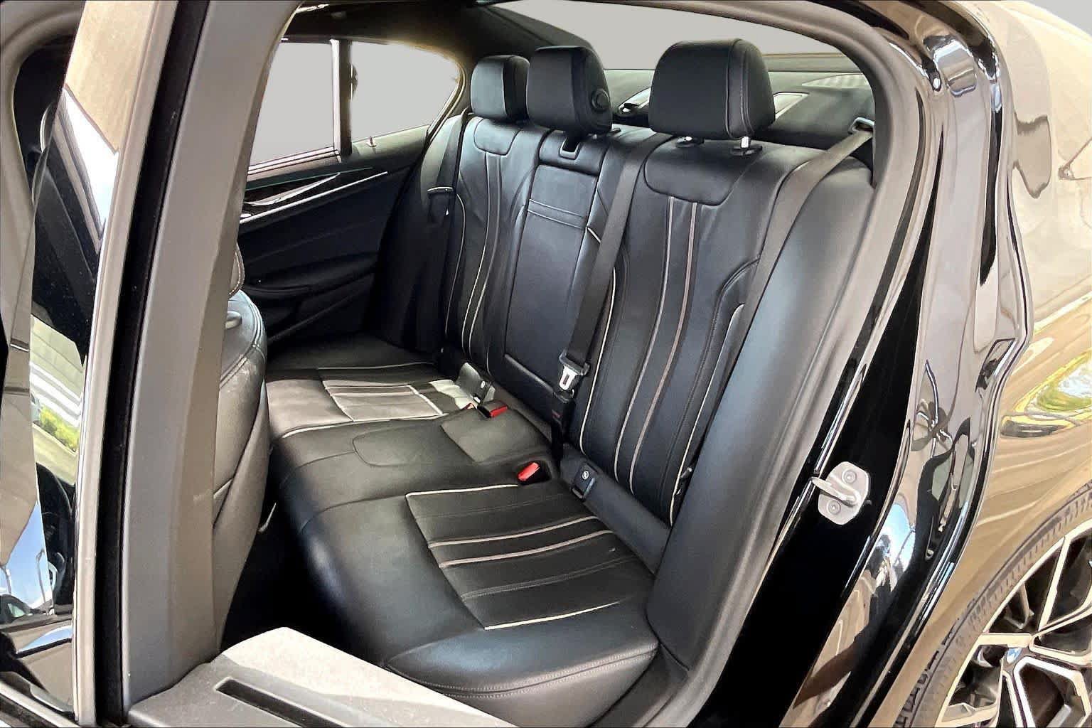 Used 2021 BMW 530i w/ M Sport Package RWD image 21