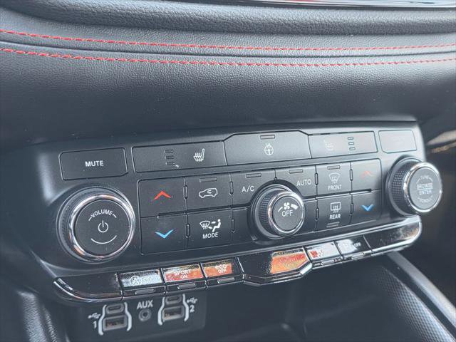 Certified 2025 Dodge Durango GT image 28