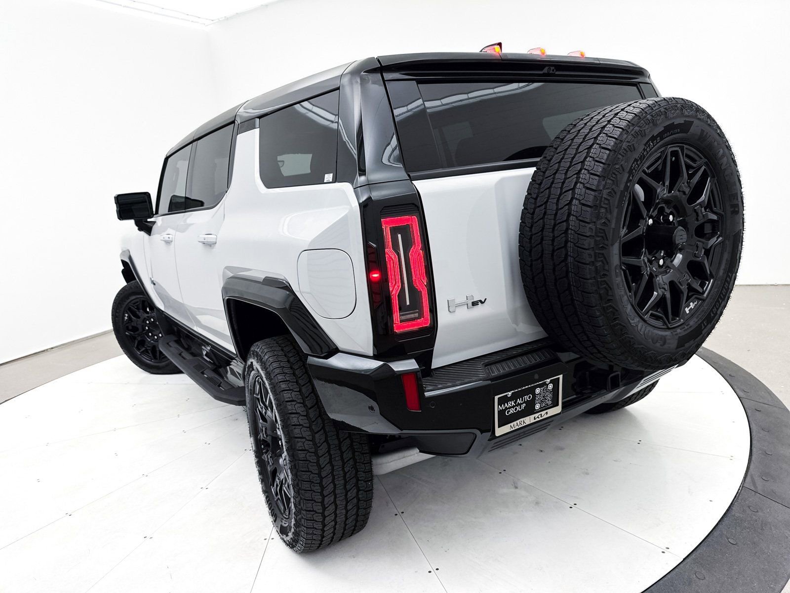 Used 2025 GMC Hummer EV 2X image 31