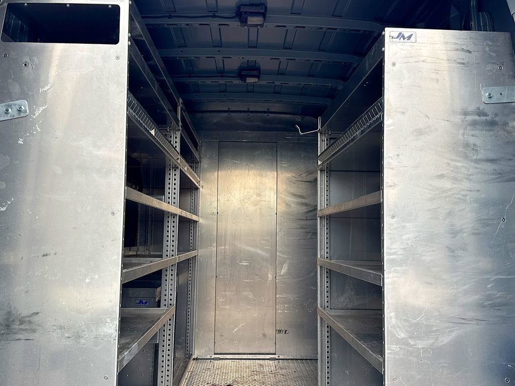 Used 2018 Nissan NV 2500 S image 9