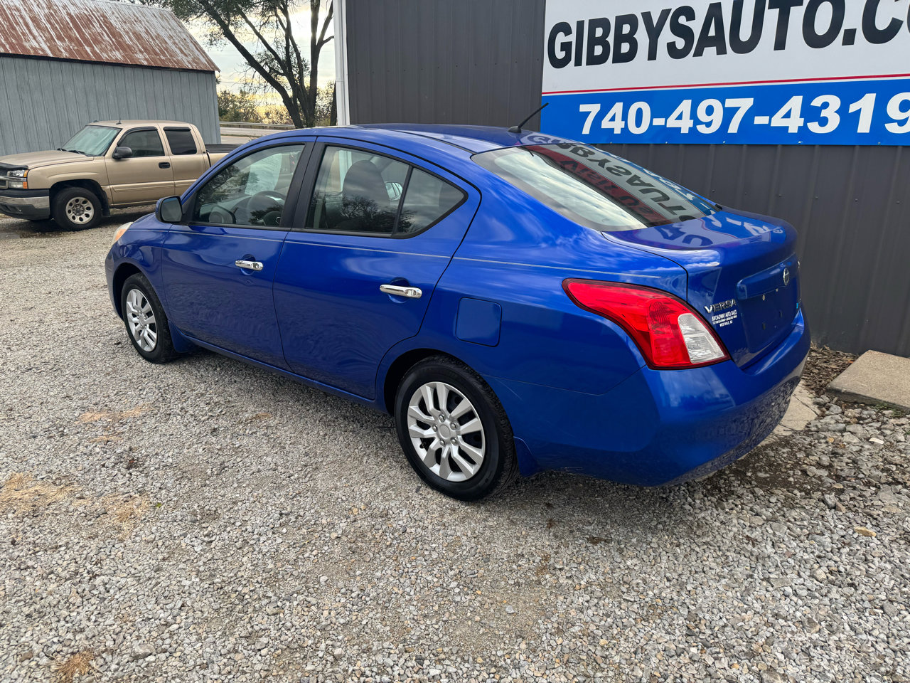Used 2012 Nissan Versa SV image 3