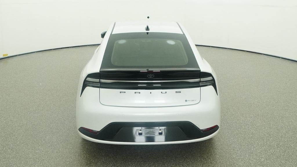 New 2027 Toyota Prius Plug-In Hybrid FWD image 7
