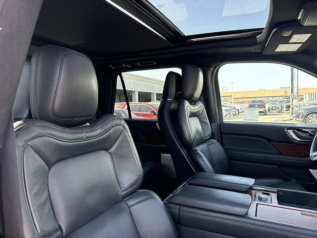 Used 2024 Lincoln Navigator Reserve AWD/4WD image 27