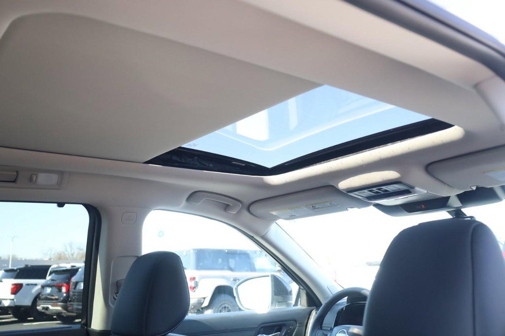 New 2026 Nissan Pathfinder Platinum AWD/4WD image 22