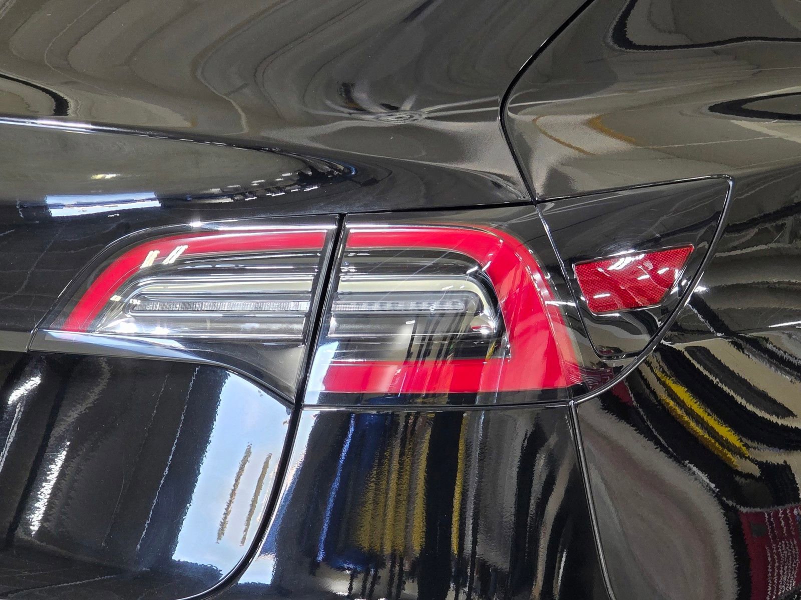 Used 2018 Tesla Model 3 Long Range image 12