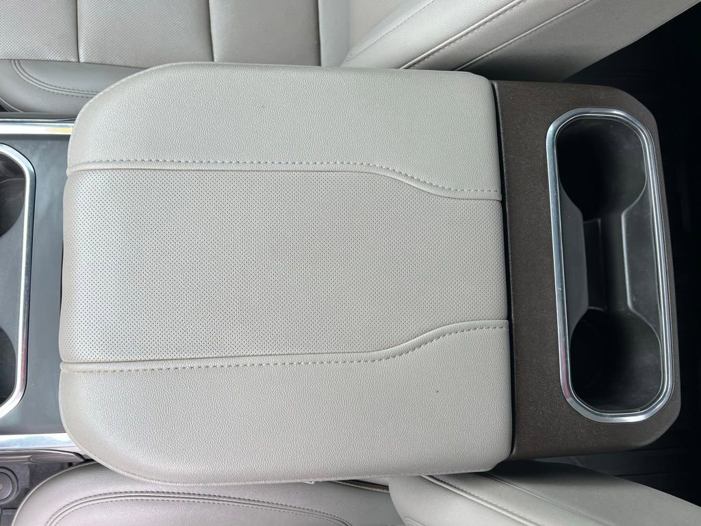 Used 2024 Chevrolet Silverado 3500 LTZ w/ LTZ Convenience Package image 32