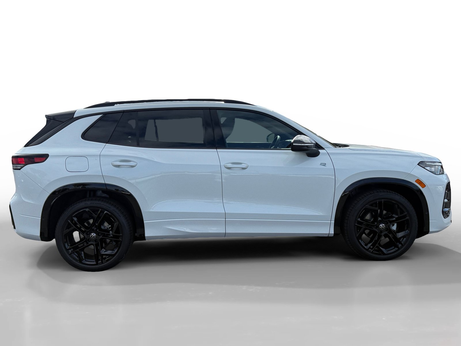New 2026 Volkswagen Tiguan SE R-Line FWD image 6