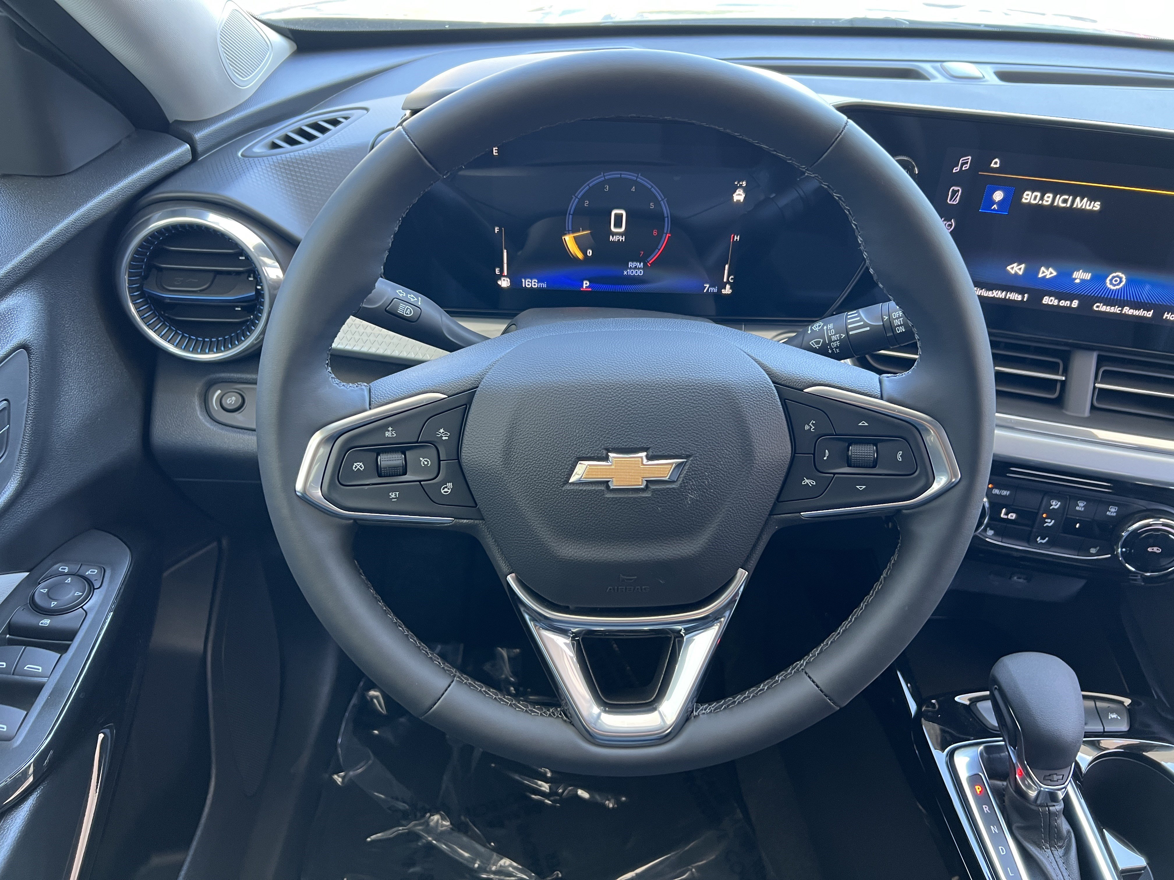 New 2026 Chevrolet Trax LT w/ Driver Confidence Package FWD image 25