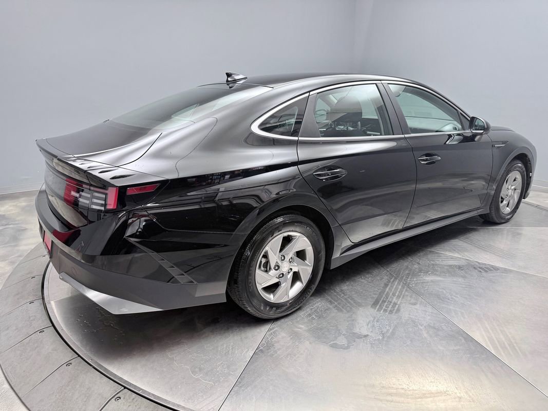 Used 2025 Hyundai Sonata SE FWD image 5