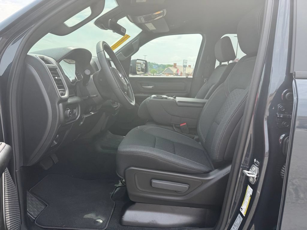 New 2026 RAM 1500 Express AWD/4WD image 21