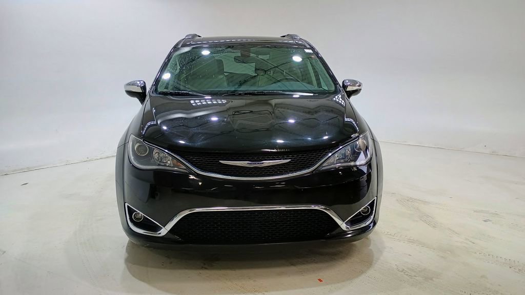 Used 2020 Chrysler Pacifica Limited image 2