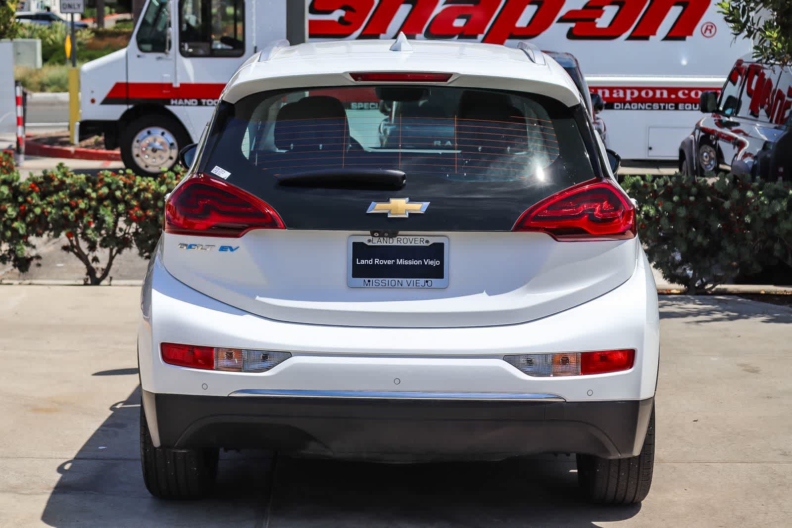 Used 2020 Chevrolet Bolt Premier w/ Infotainment Package FWD image 5
