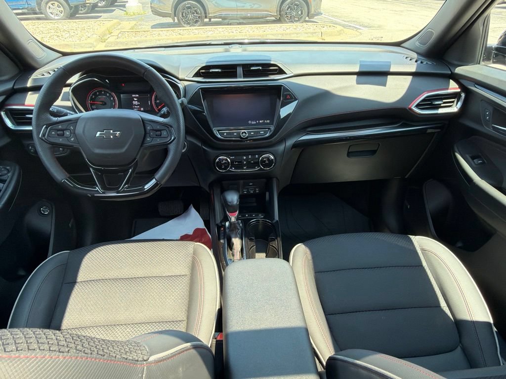 Used 2023 Chevrolet TrailBlazer RS w/ Sun and Liftgate Package AWD/4WD image 15