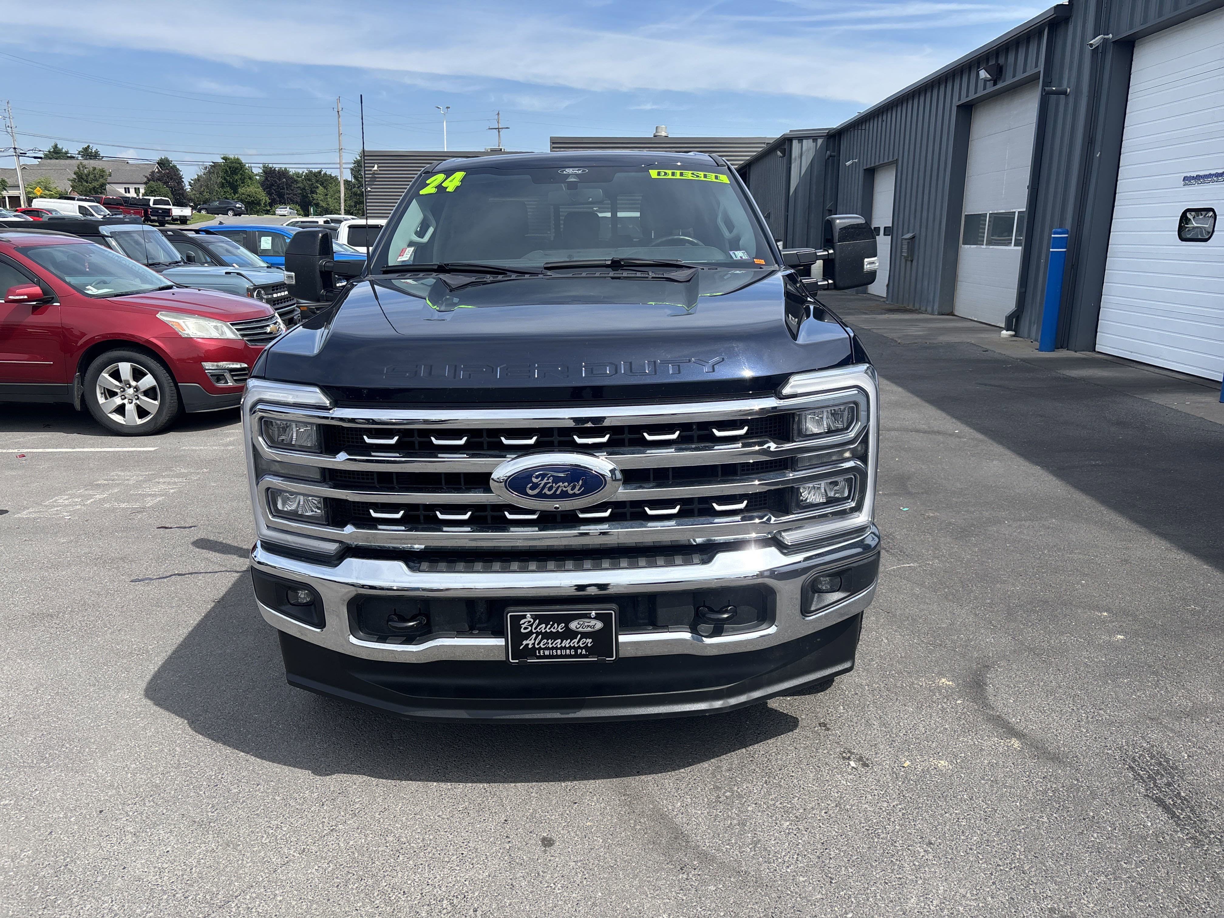 Used 2024 Ford F350 Lariat w/ Camper Package image 9