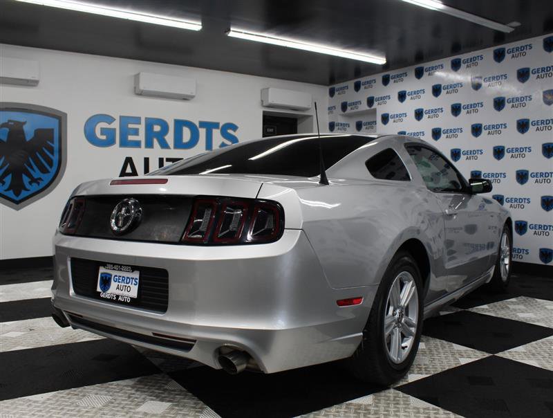 Used 2013 Ford Mustang Coupe RWD image 4