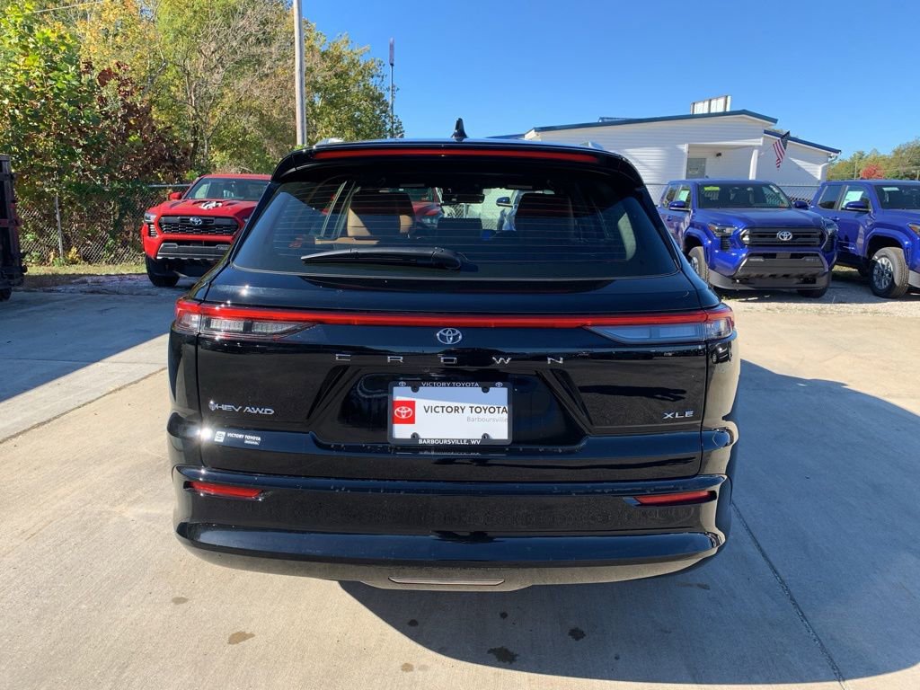 New 2025 Toyota Crown Signia image 4