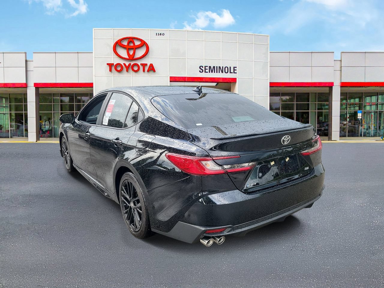 Used 2026 Toyota Camry SE FWD image 4
