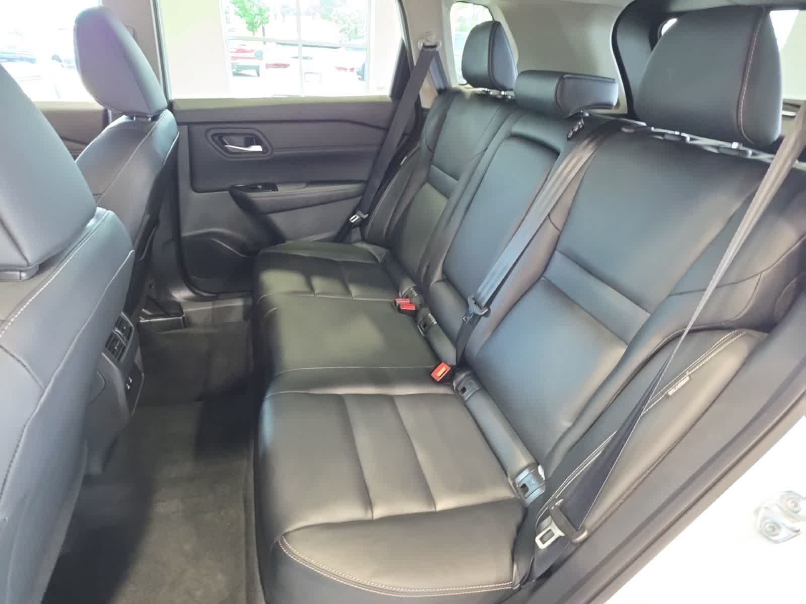 Used 2026 Nissan Rogue SL AWD/4WD image 28