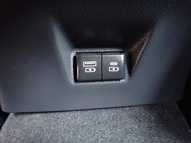 Used 2025 Toyota Camry LE FWD image 9