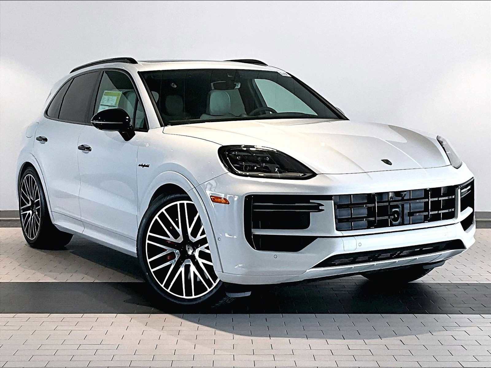 New 2026 Porsche Cayenne Turbo image 9