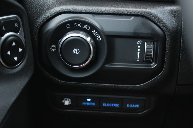 Used 2023 Jeep Wrangler Unlimited Rubicon 4xe AWD/4WD image 17