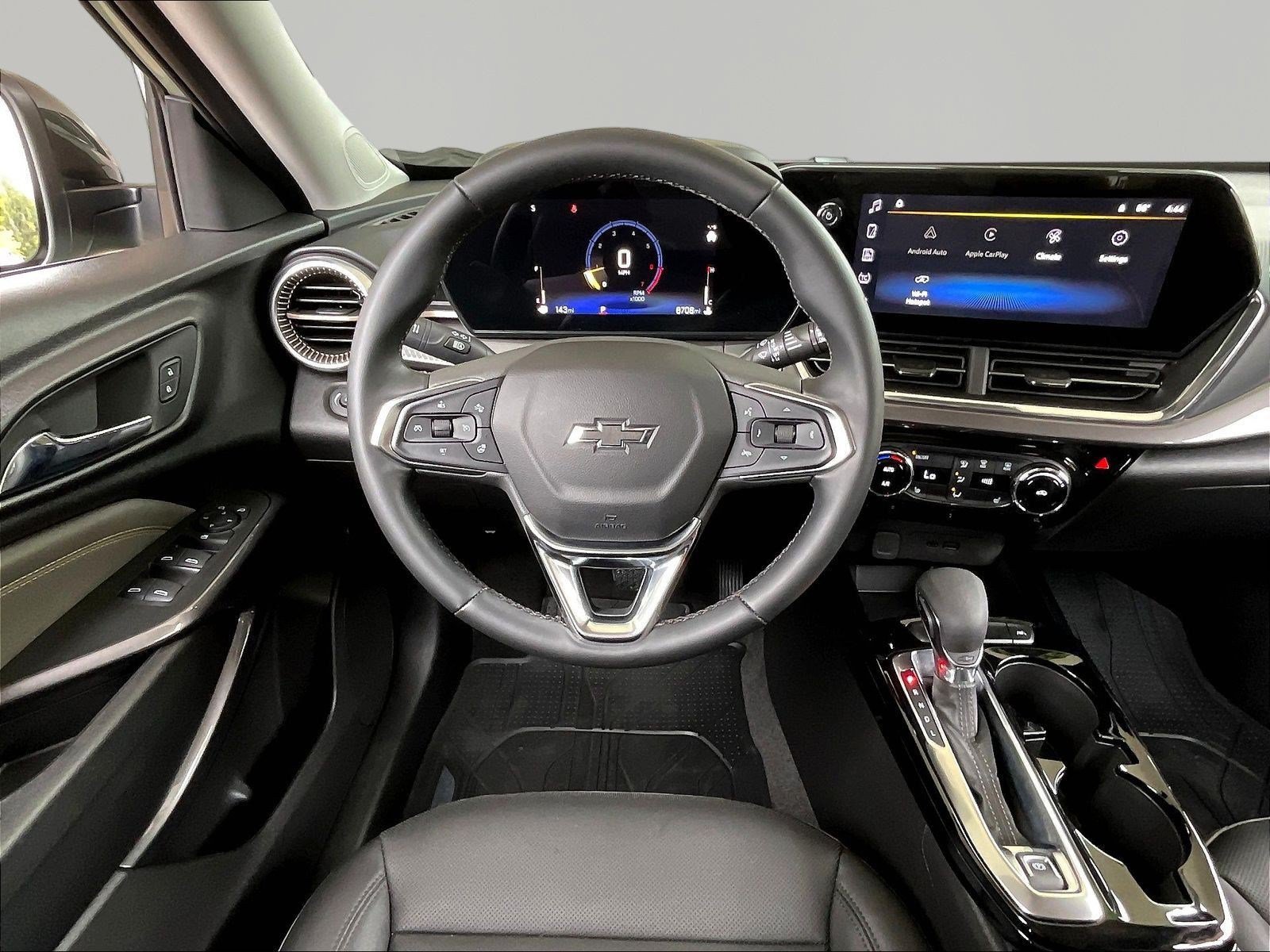 Used 2025 Chevrolet Trax ACTIV FWD image 8
