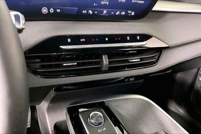 Used 2025 Buick Enclave Preferred FWD image 14