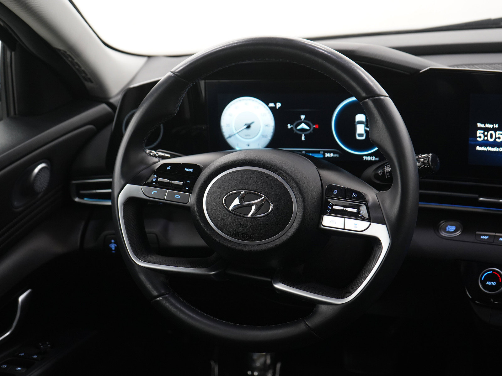 Used 2023 Hyundai Elantra Limited FWD image 15