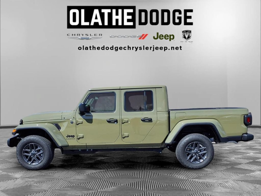 New 2026 Jeep Gladiator Sport AWD/4WD image 17