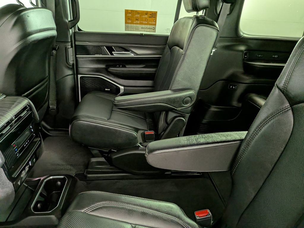 Certified 2023 Jeep Wagoneer L Series III w/ Premium Group I AWD/4WD image 39