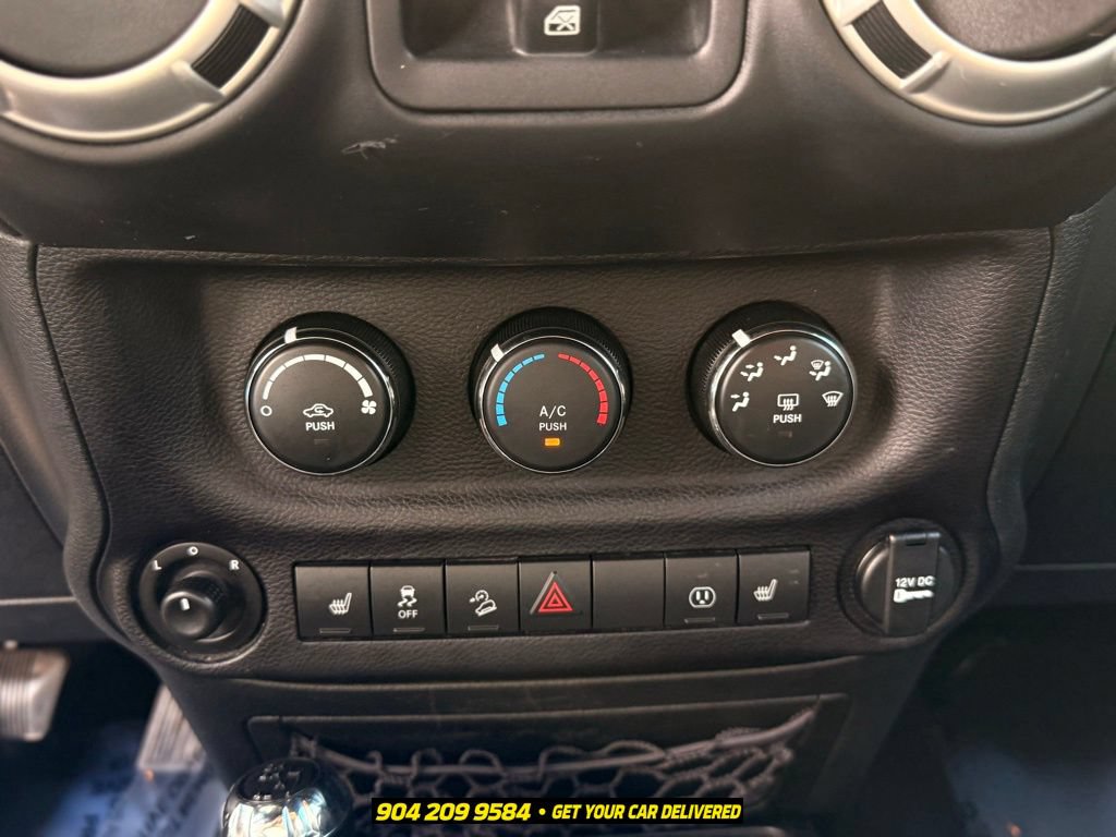 Used 2017 Jeep Wrangler Unlimited Sahara w/ Dual Top Group AWD/4WD image 15