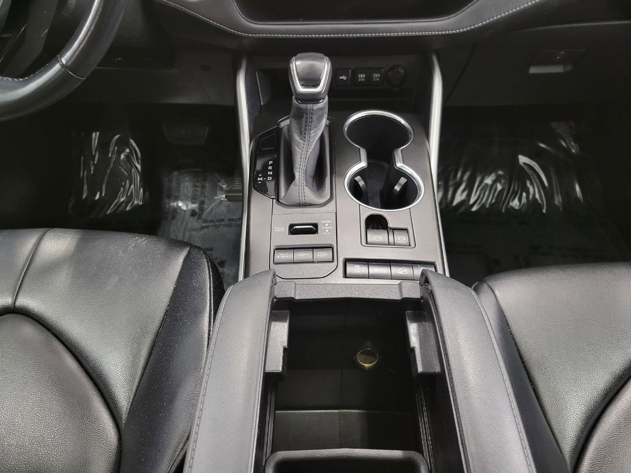 Used 2020 Toyota Highlander XLE image 18