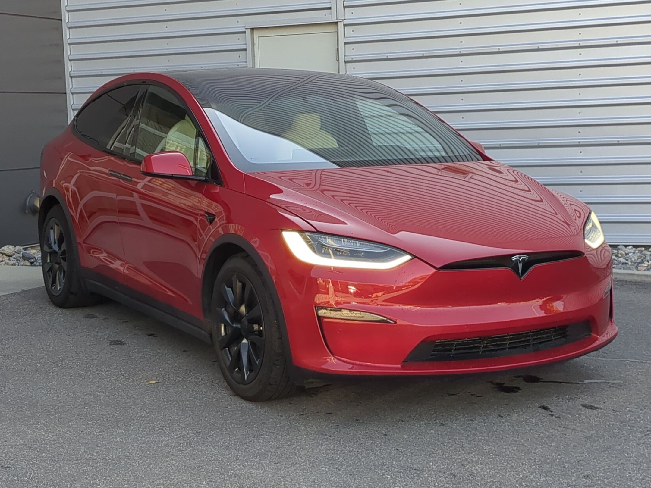 Used 2022 Tesla Model X AWD/4WD image 3