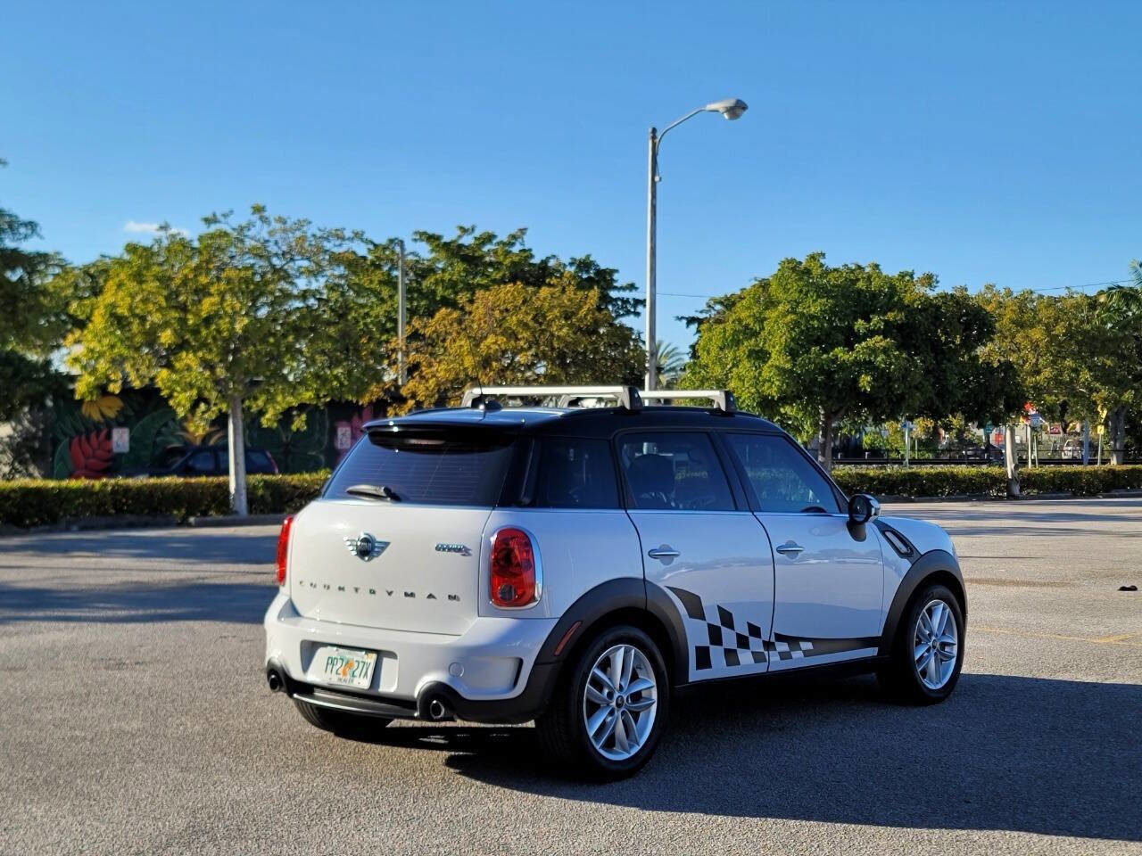 Used 2016 MINI Cooper Clubman image 4