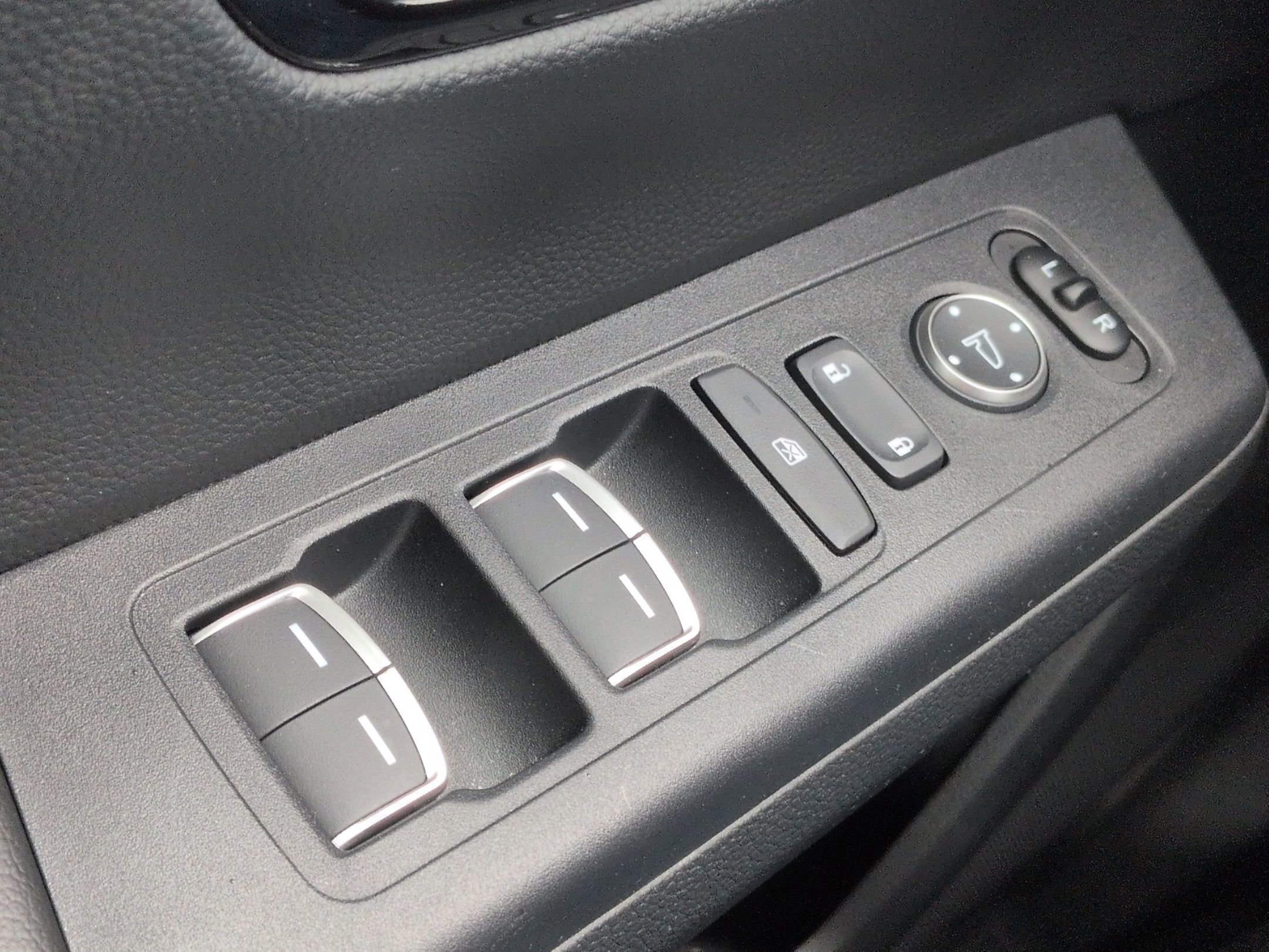 Used 2025 Honda CR-V EX-L image 14