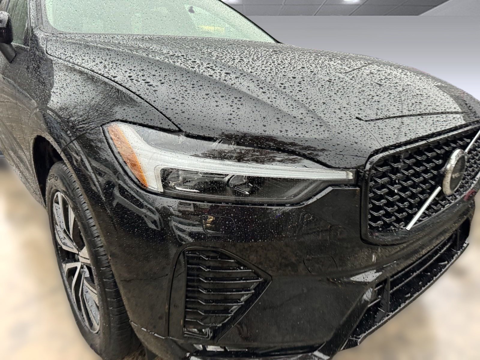 New 2024 Volvo XC60 B5 Core w/ Protection Package Premier AWD/4WD image 9