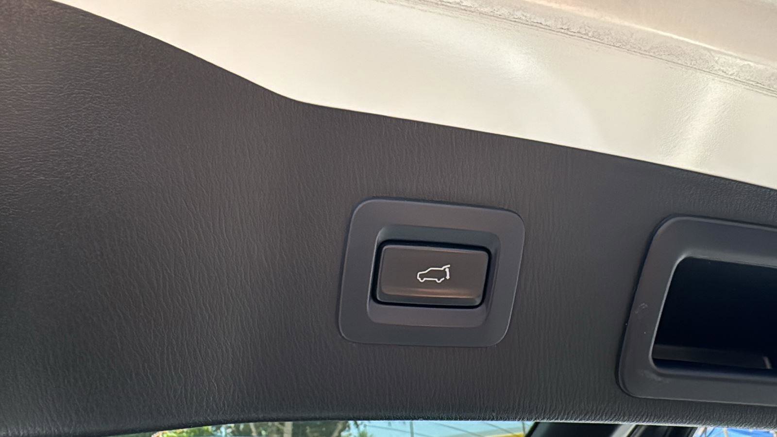 Used 2018 MAZDA CX-5 Touring w/ Preferred Equipment Package FWD image 25