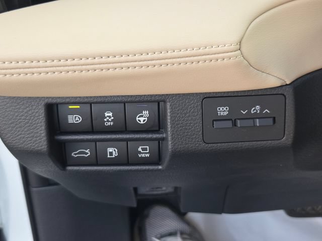 Used 2020 Toyota Avalon Limited w/ Advanced Safety Package FWD image 25