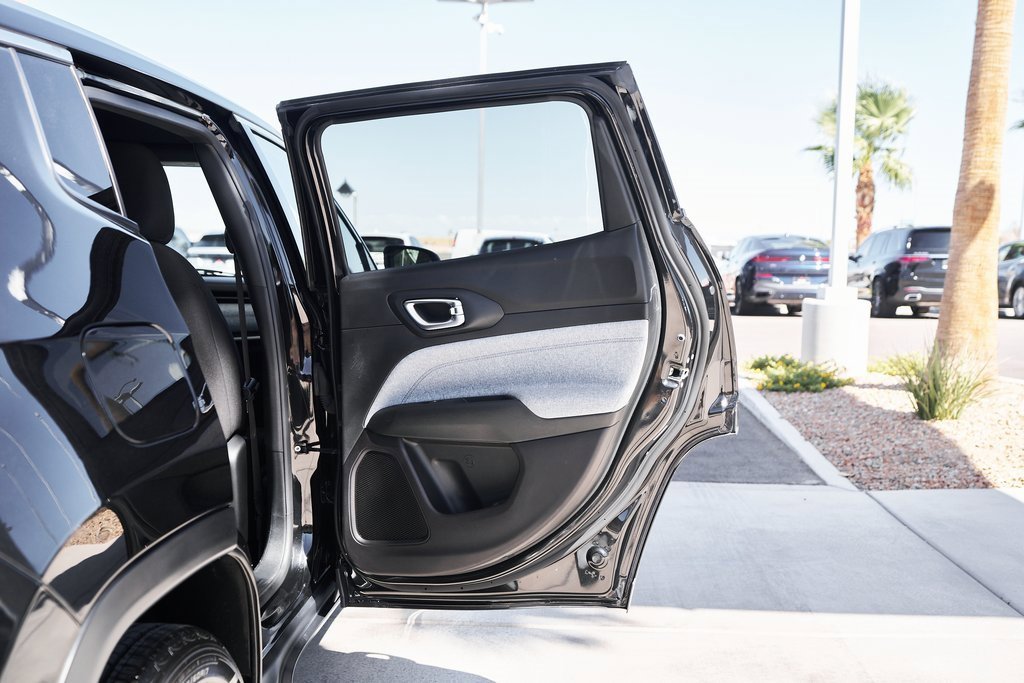 Used 2023 Jeep Compass Sport image 13