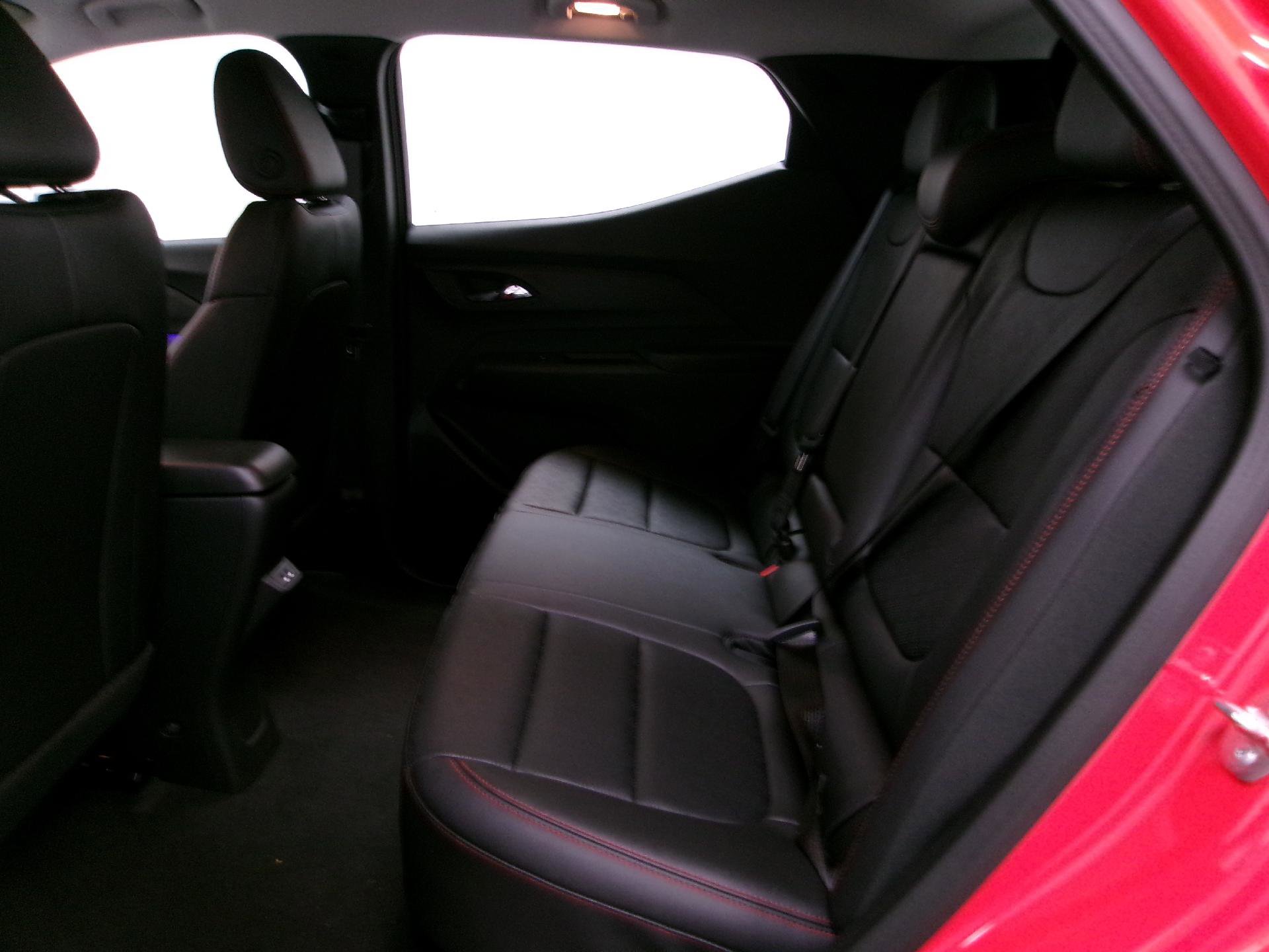 Used 2027 Chevrolet Bolt RS w/ Technology Package FWD image 10