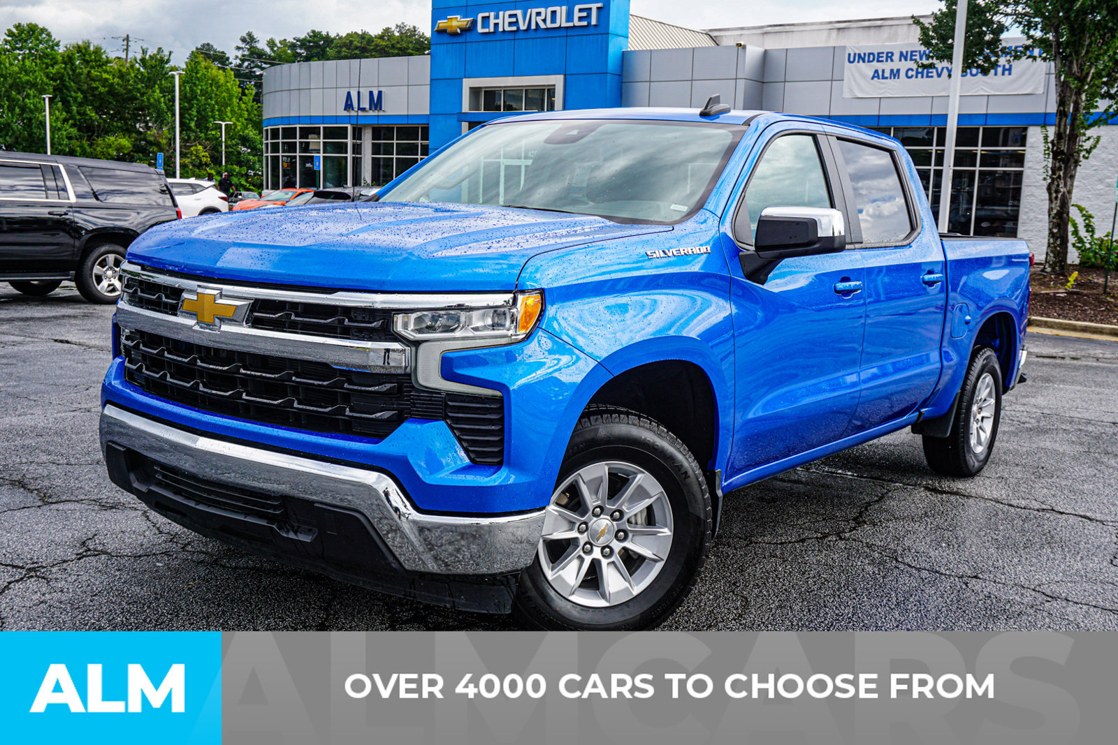 Used 2025 Chevrolet Silverado 1500 LT RWD image 2