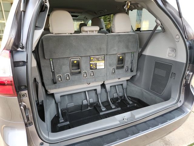 Used 2019 Toyota Sienna XLE Premium image 23