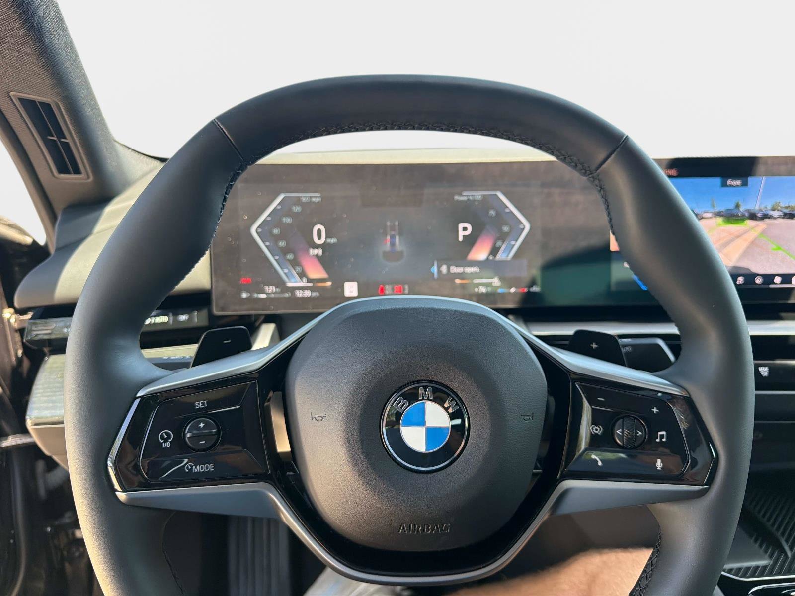 Used 2025 BMW 530i w/ Premium Package RWD image 24