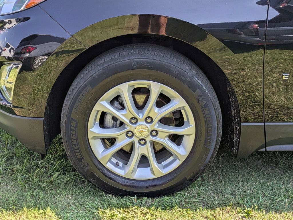 Used 2019 Chevrolet Equinox LS w/ LS Convenience Package FWD image 12